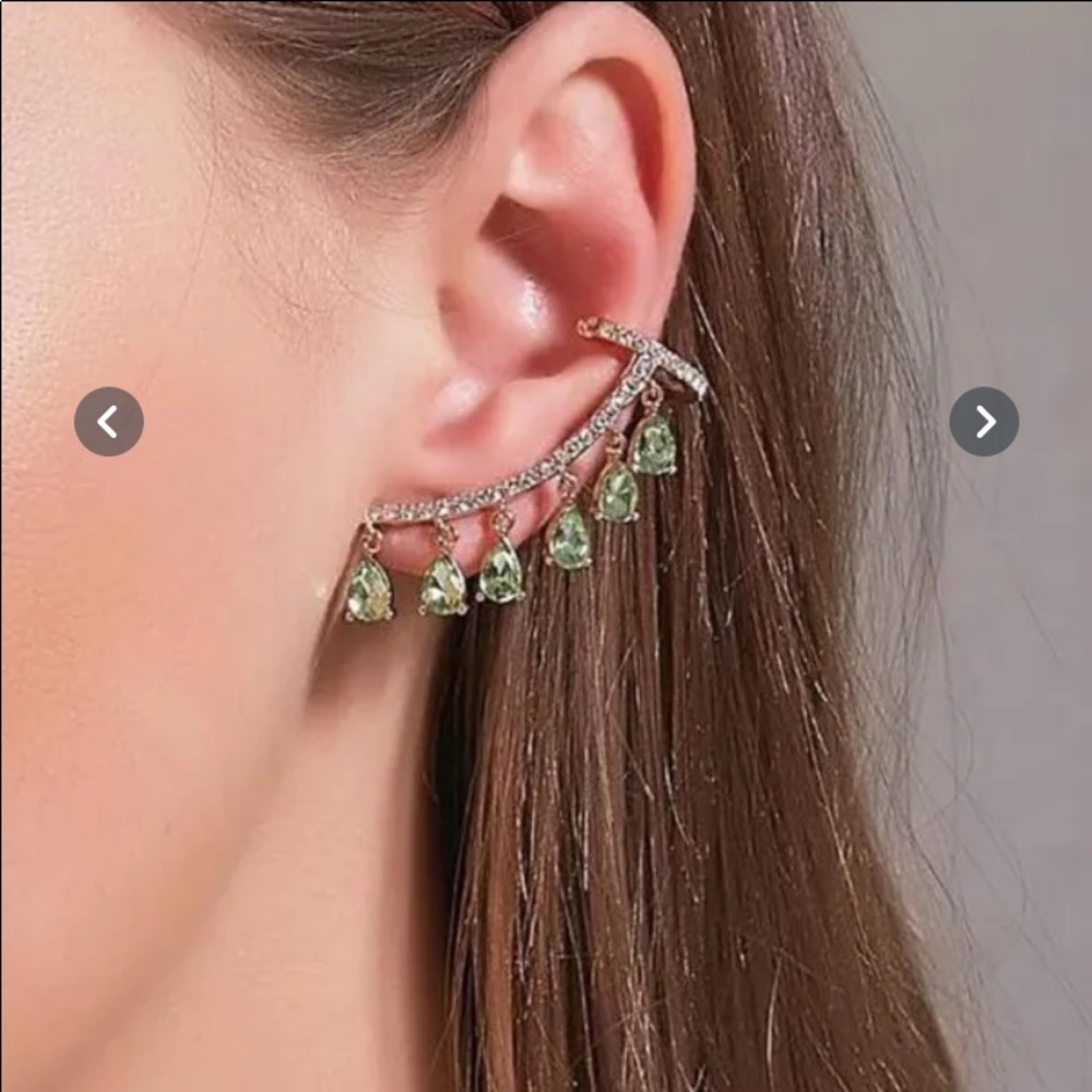 Gorgouse ear cuff earring in green